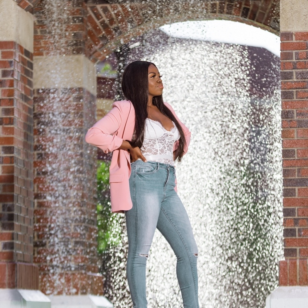 Meet your Posher, Kenia